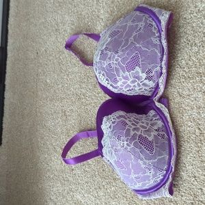 Cacique bra size 40D